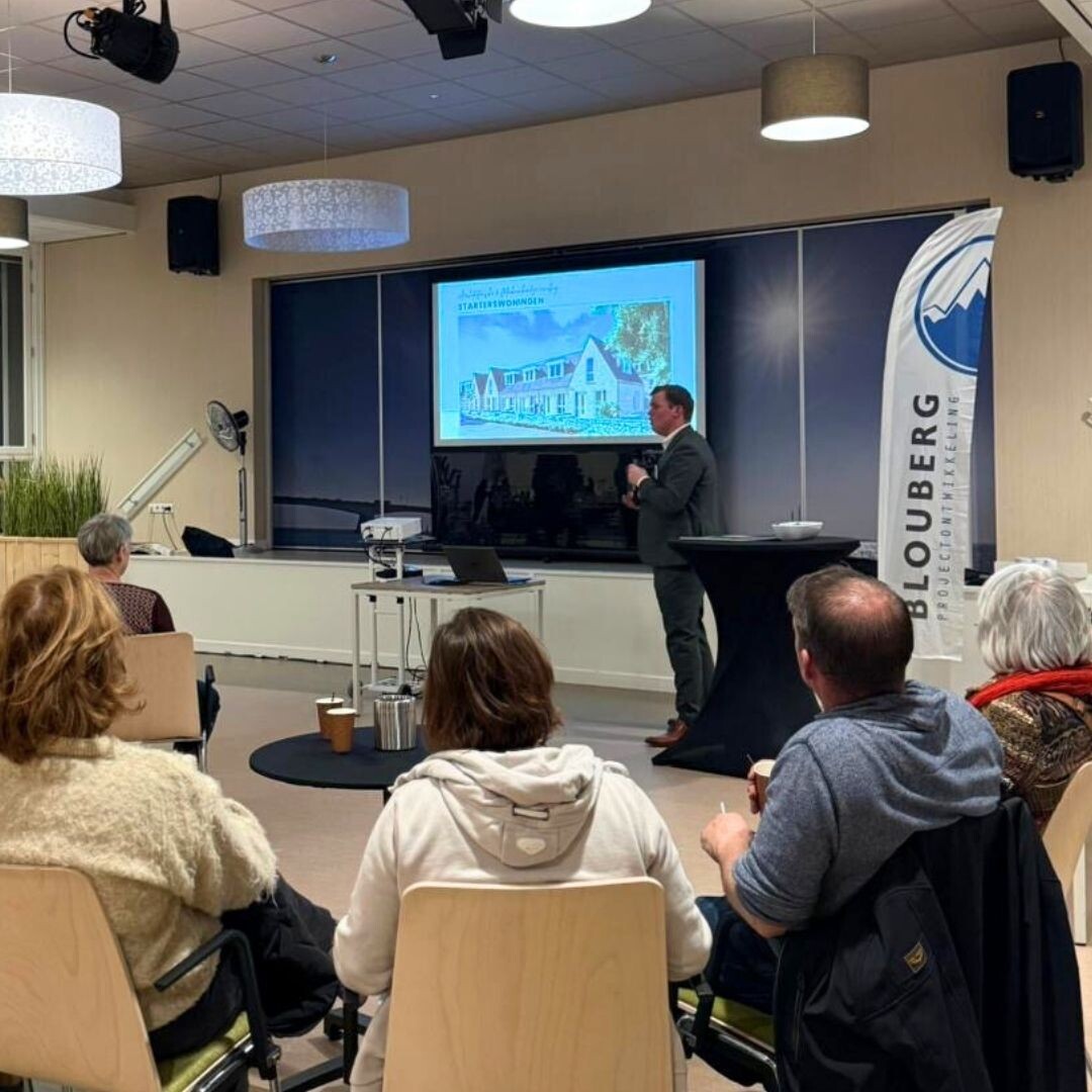 Drukbezochte informatieavond locatie oude school Kortgene Blouberg Projectontwikkeling