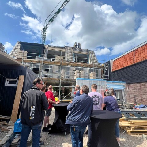 Hoogste punt bouw Raadhuisplein Dinteloord Blouberg Projectontwikkeling